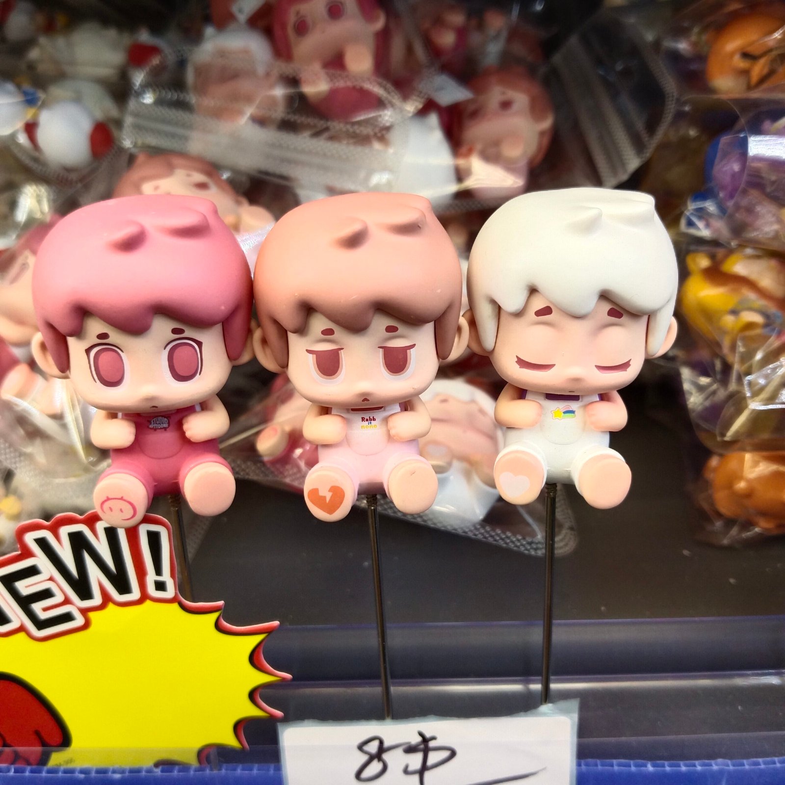 微信图片_20260605180239_8_6-scaled-1.jpg Cute Anime Boy Figure Garden Stakes Mini Flowerpot Decorative Plugs Kawaii Miniature Planter Decor Accessories 3Pcs/Set - Image 1
